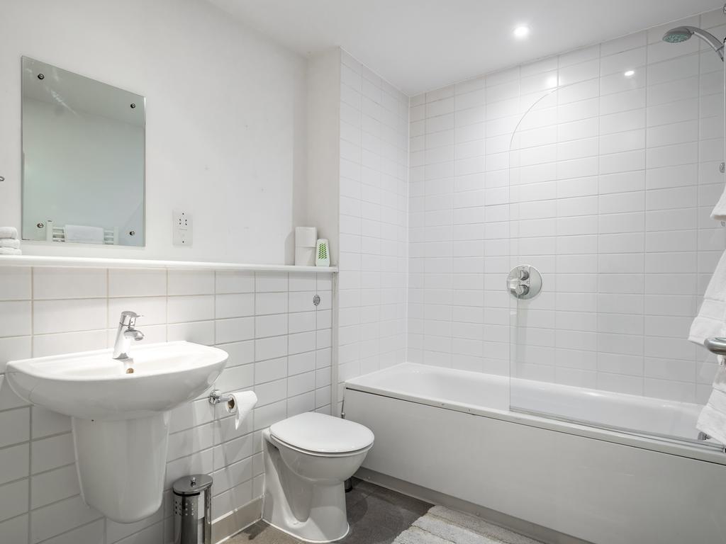 City Center Apartment Bedford Ngoại thất bức ảnh