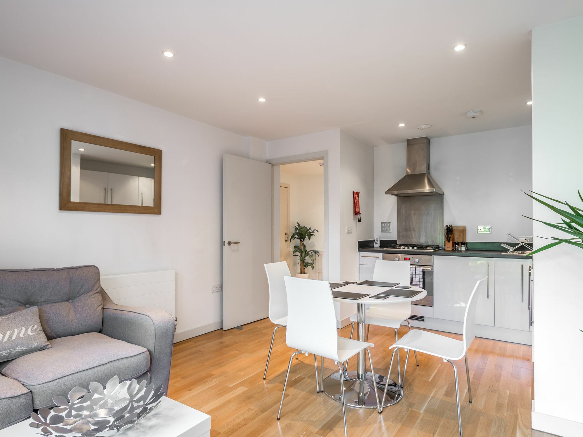 City Center Apartment Bedford Ngoại thất bức ảnh