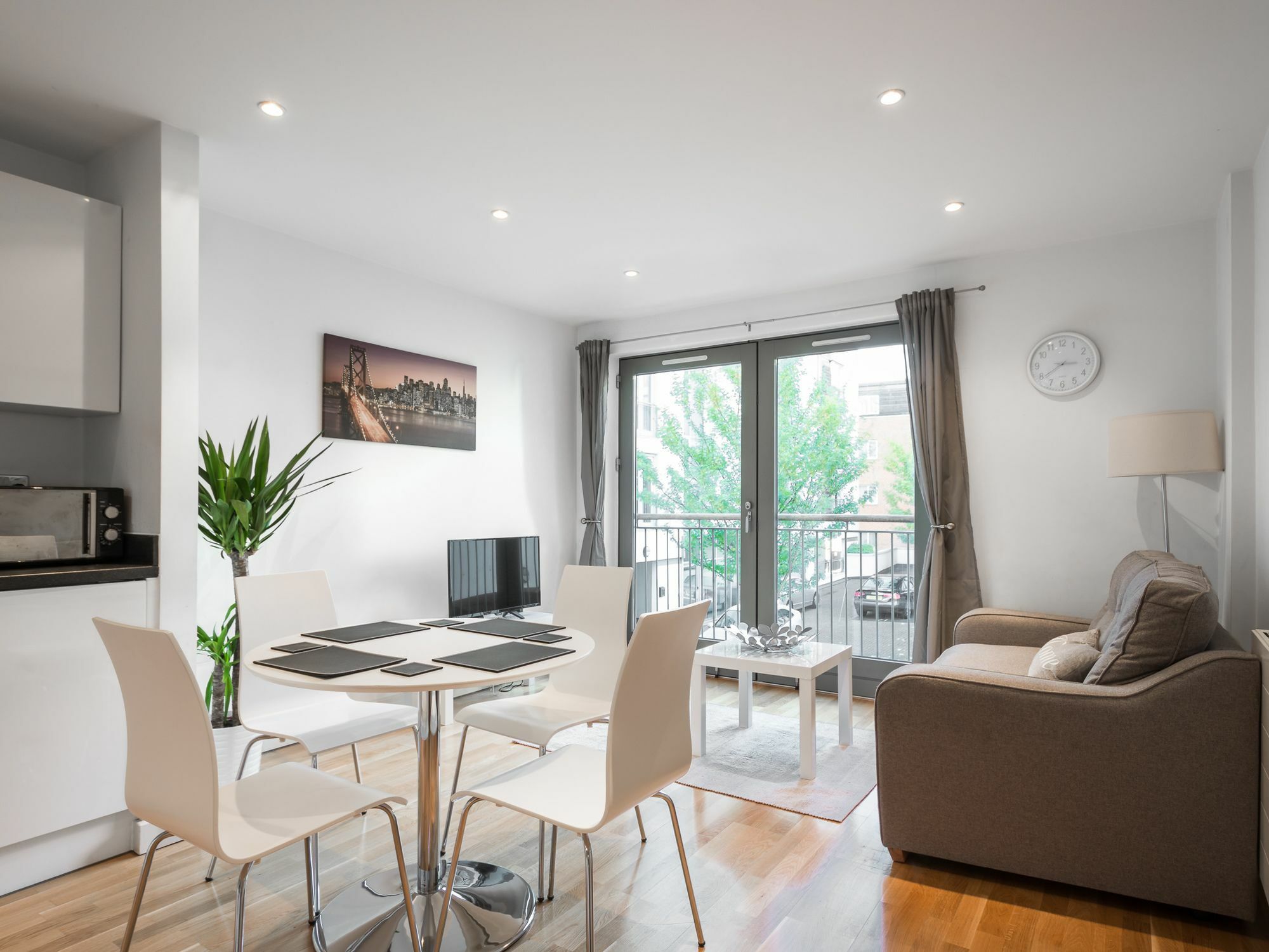 City Center Apartment Bedford Ngoại thất bức ảnh